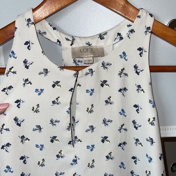 LOFT Light Blue/Gray Chiffon Tank Top - Picture 3 of 12